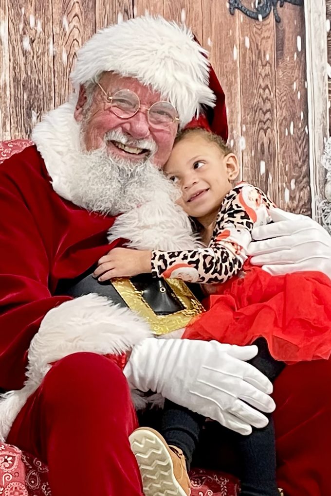 Retired engineer turned Santa spreads joy, forms lasting connections in East Texas